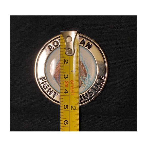 Loot Crate Exclusive Aquaman Coin - Picture 6 of 6